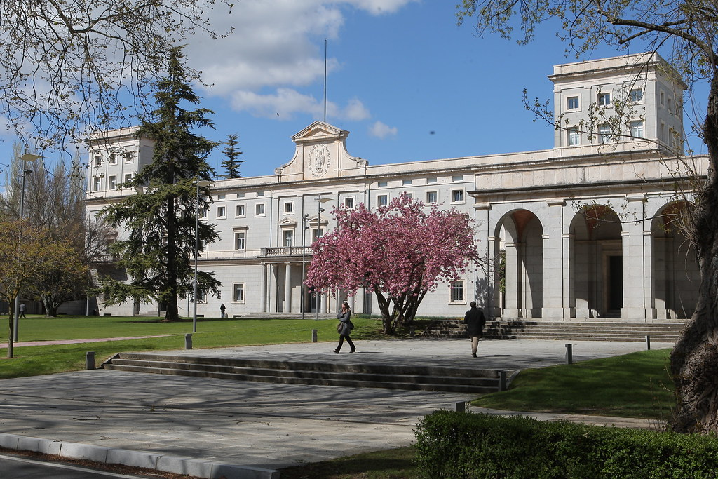 How To Get Into University of Navarra (2026)